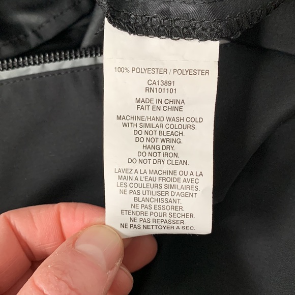 Running Room Run Team Canada Jacket - Picture 14 of 14